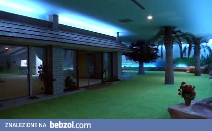 Człowiek zbudował drugi podziemny dom pod swoim domem