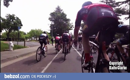 Dron rozbija się o kolarza w czasie wyścigu 