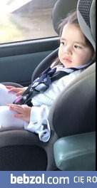 Dziewczynka czeka na bit