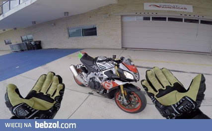 Jak wygląda sportowa jazda moto po torze