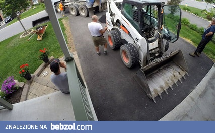Wymiana starej nawierzchni asfaltowej na podjeździe