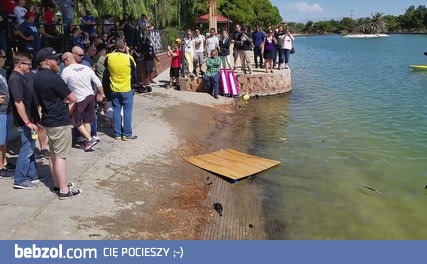 Nietypowa motorówka