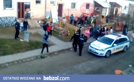 Słowacka policja robi porządek w cygańskiej dzielnicy