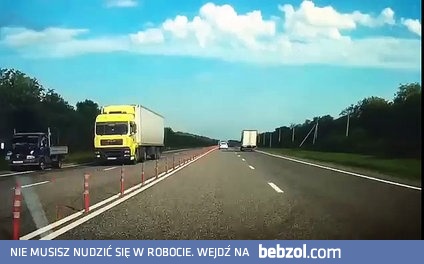 Chciała dać nauczkę innemu kierowcy ale zawadziła o barierę