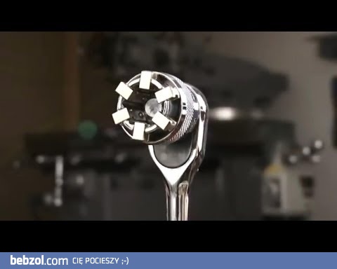 Uniwersalny klucz nasadowy