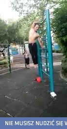 Chód w powietrzu w wykonaniu jakiegoś Azjaty