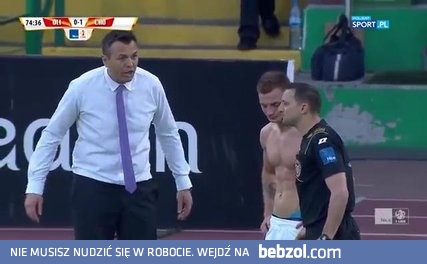 Tandetne koszulki Olimpii i brak rezerwowych trykotów