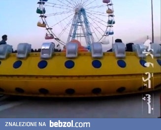 Matka i syn wypadli z kabiny diabelskiego młyna