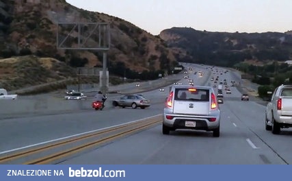 Gdy dwóch debili spotka się na jednej drodze...