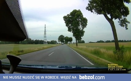 Wyprzedzanie na czołówkę. Nawet nie zwolnił