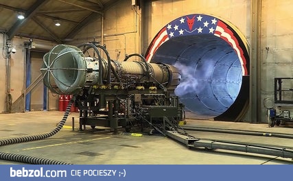 Test silnika odrzutowego w F-16