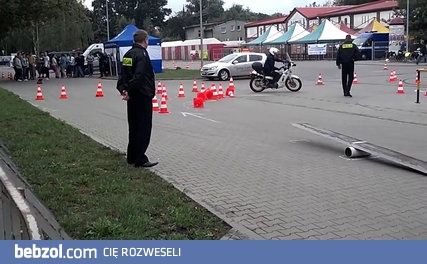 Polski policjant na motocyklu