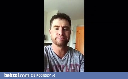 Ten typ powinien być komentatorem sportowym