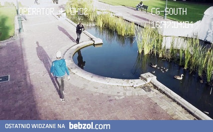 Spot na temat podzielności uwagi przy korzystaniu ze smartfona