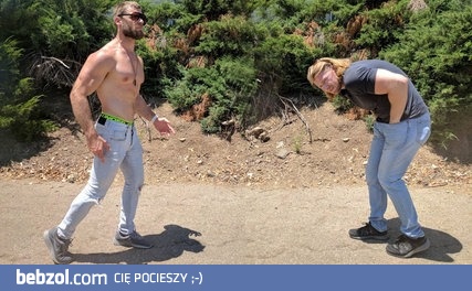 Jak chodzić jak prawdziwy facet, a nie jak piwniczak?