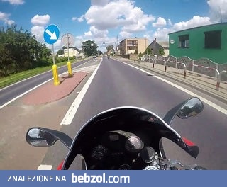 Uczynny motocyklista ściga kierowcę tira 