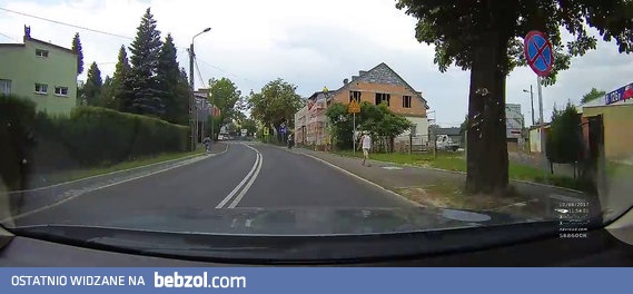 Janusz w Paseratti bierze się za wyprzedzanie autobusu