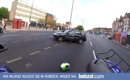 Przydzwonił aż mu kask spadł