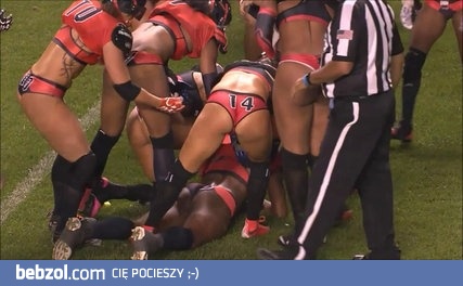 Futbol amerykański w wykonaniu kobiet