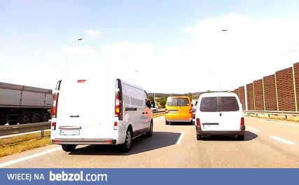 Szeryf blokuje lewy pas ruchu na S7