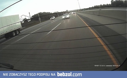 Stoisz spokojnie i nagle... - autostrada USA