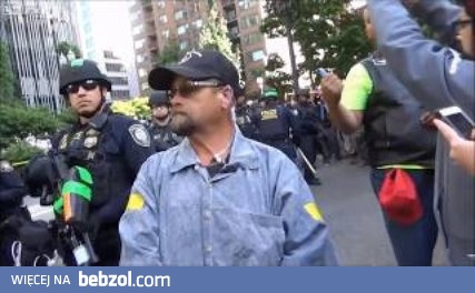 Policja rozprawia się z agresywnym członkiem antify