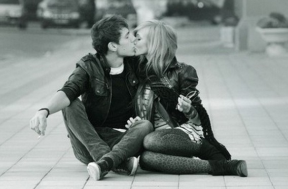 Rzeczy, których dziewczyna oczekuje w stałym związku.