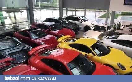 Bardzo duże stężenie samochodów marki Porsche 
