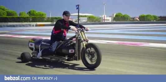 Pojazd domowej roboty napędzany wodą ze sprężonym powietrzem