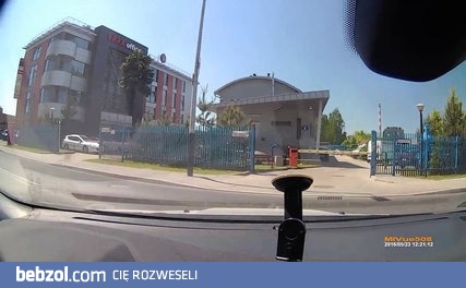 Wymuszenie pierwszeństwa przez rowerzystkę