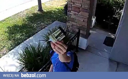 Uczciwy chłopak zwrócił znaleziony portfel z 1500 dolarami 