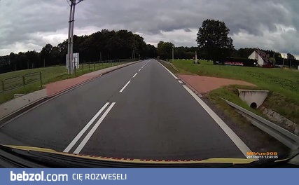 Szaleniec w ciężarówce na DW935 w Suszcu