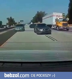 Bardzo dziwny wypadek samochodowy