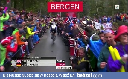 Rozemocjonowani fani kolarstwa i zdecydowana reakcja policji