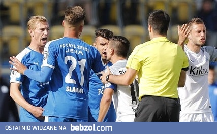 Strittige Szene bei Carl Zeiss Jena - SV Meppen