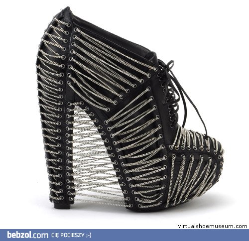 Łańcuszkowe buciki