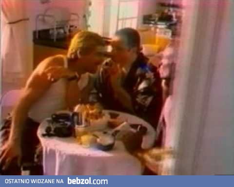 Jeżeli Twój syn bawi się lalkami to... wszystko jest OK