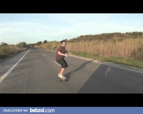 No i wylądował w rowie