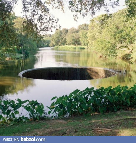 Wskoczyłbyś, by przekonać się dokąd prowadzi?