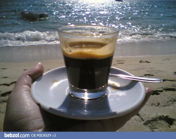 Poranna kawa w doborowym towarzystwie