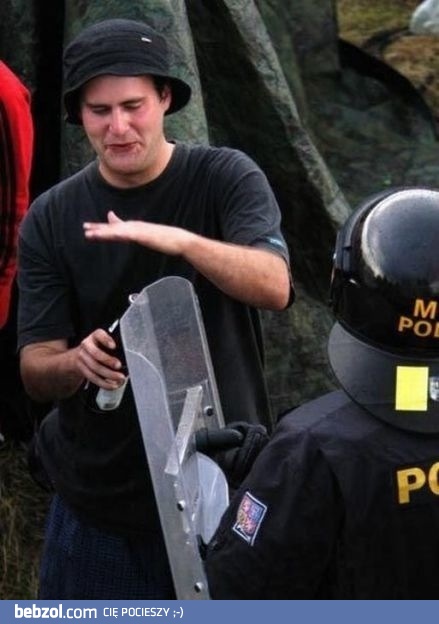 Nietypowy sposób otwierania piwa