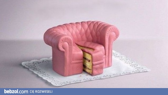 Słodka, różowa kanapa