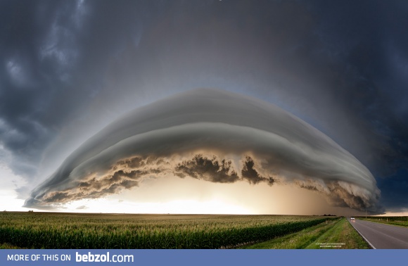 Alien Spaceship in Stealth Mode 