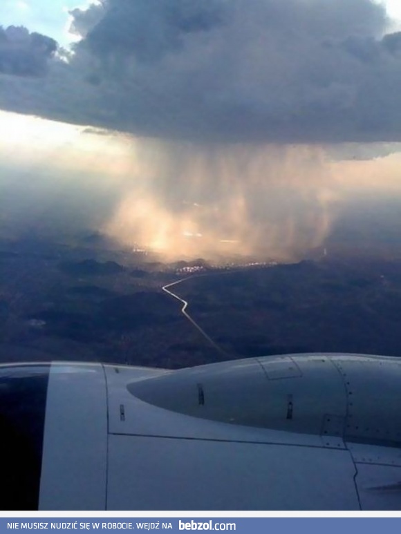 Niesamowita chmura deszczu