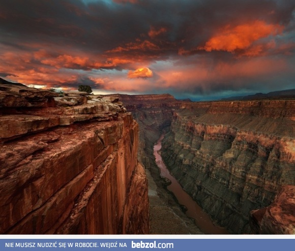 Zachód słońca nad rzeką Colorado