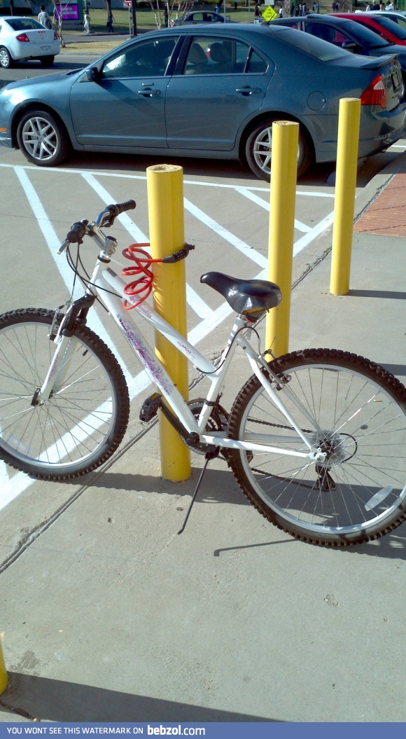 How not to lock a bike.