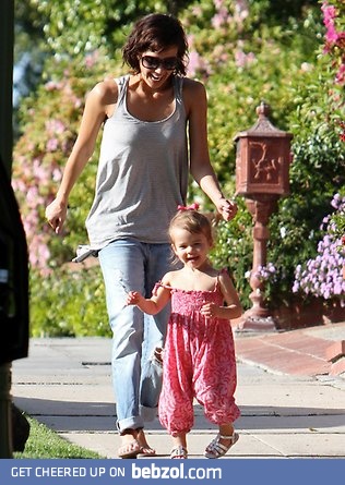 Jessica Alba with a kid