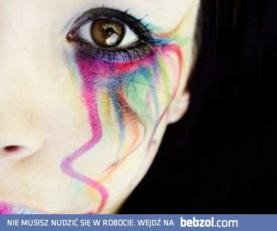 Tęczowy makijaż