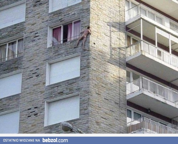 Rodzice wrócili wcześniej do domu 