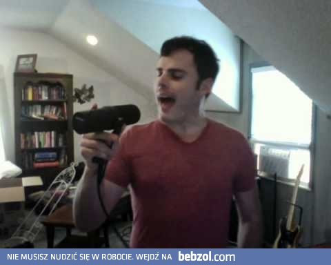 Ten koleś śpiewa jak Freddy Mercury (Queen)